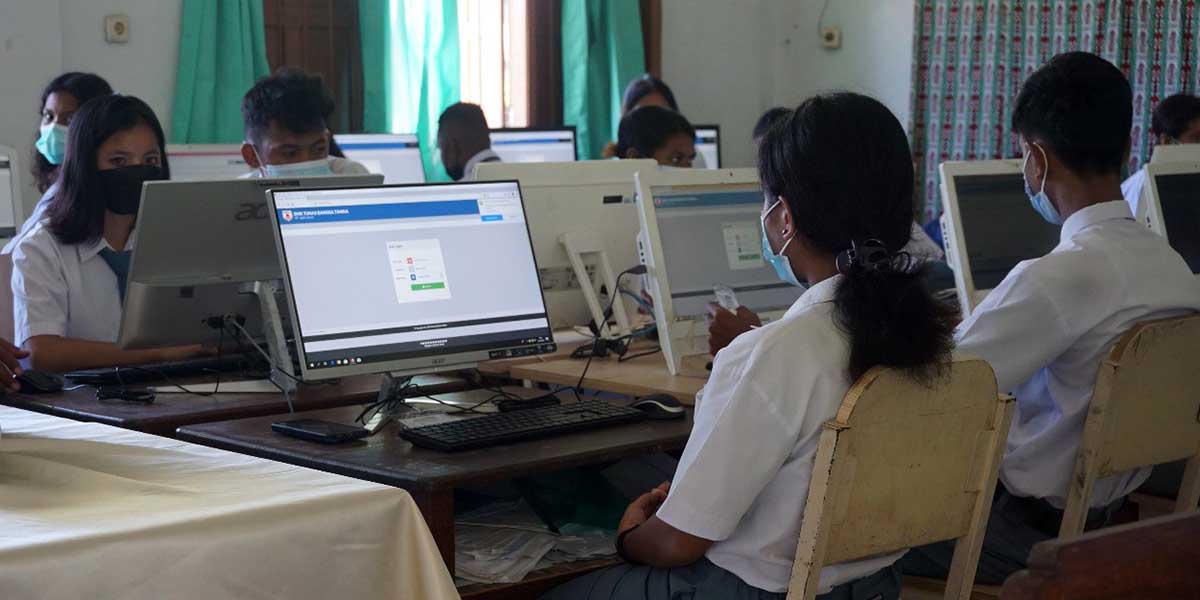 2894-siswa-sma-smk-di-mimika-mulai-ujian-sekolah